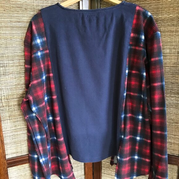 Reworked Flannel Shirt, Size M-L: Upcycled Oversized "Y'All Ain't Right" Graphic - Picture 9 of 11